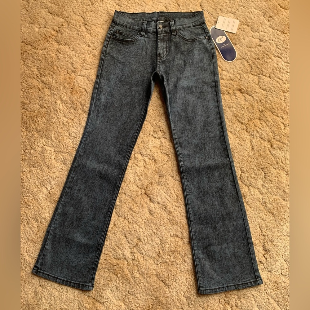 NWT DG2 DIANE GILMAN BLUE/BLACK PRINT 5 POCKET BOOTCUT JEANS IN SIZE 2P
